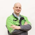 Podcast: Zarządzanie zza biurka niszczy produkcję. Jak wdrożyć TPM i zbić rotację do zera? - Baza Wiedzy - Air-Com Pneumatyka